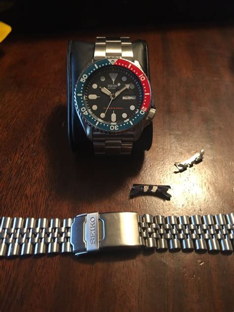 skx009 faded bezel.